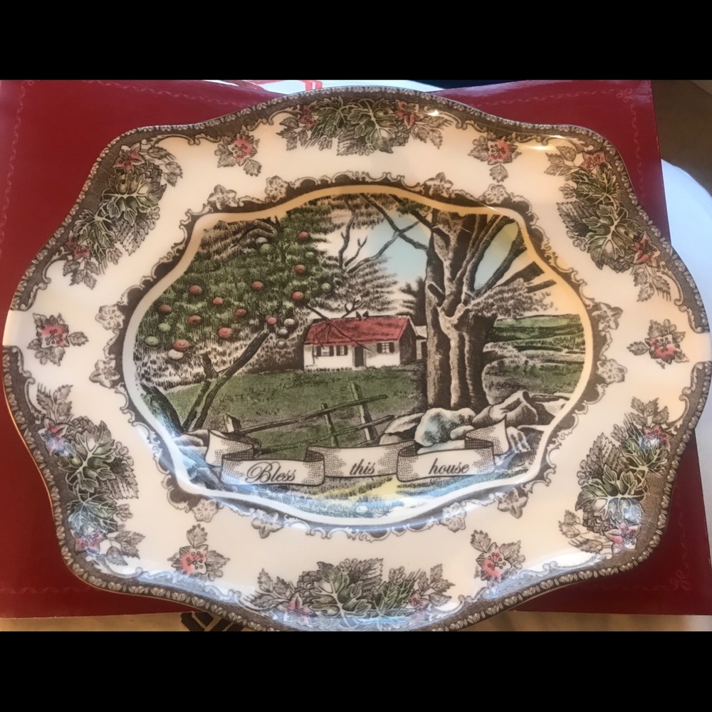NWOTJohnson Bros Friendly Village Tray
